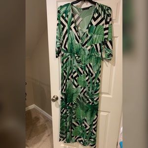 Fashion to Figure 2 Plus Size Palm Tropical Maxi